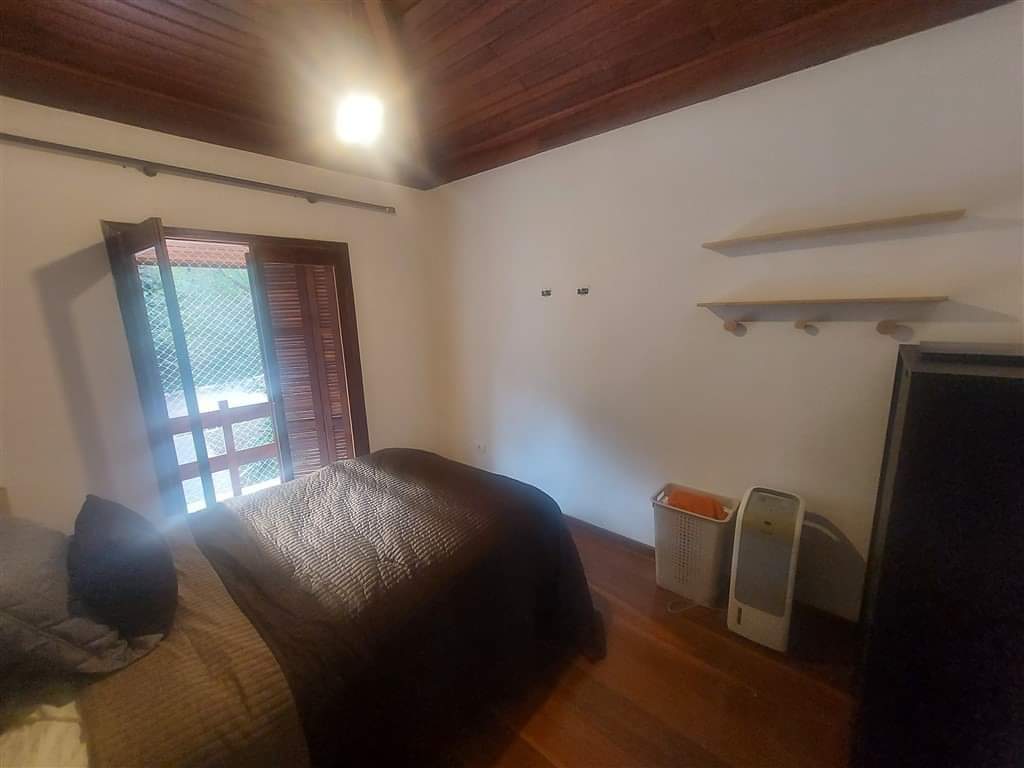 CASA EM CONDOMÍNIO