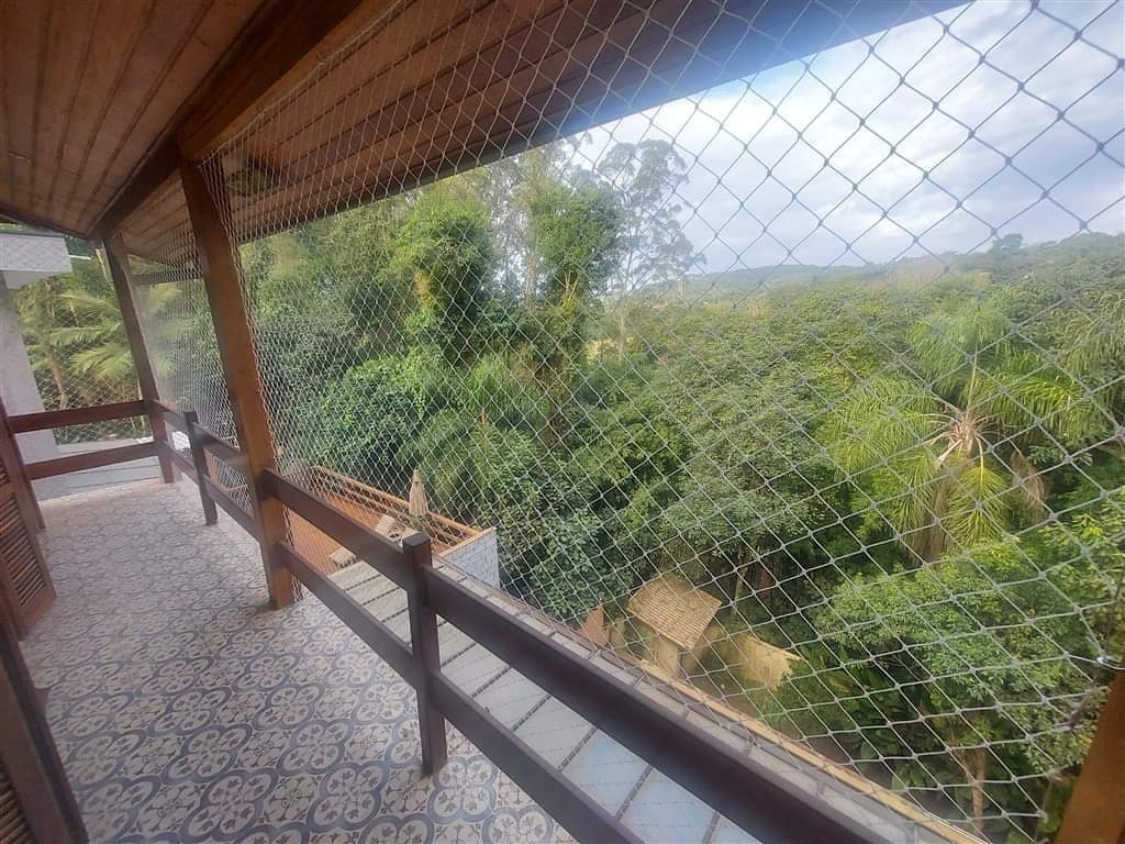 CASA EM CONDOMÍNIO