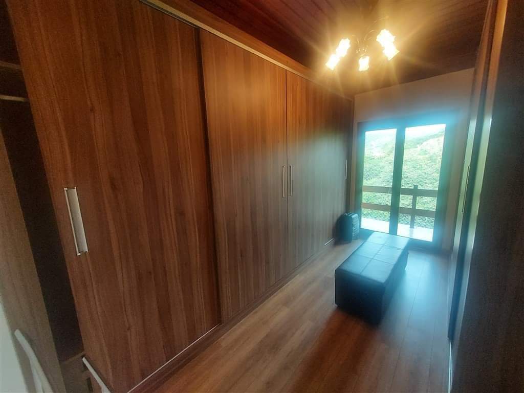 CASA EM CONDOMÍNIO
