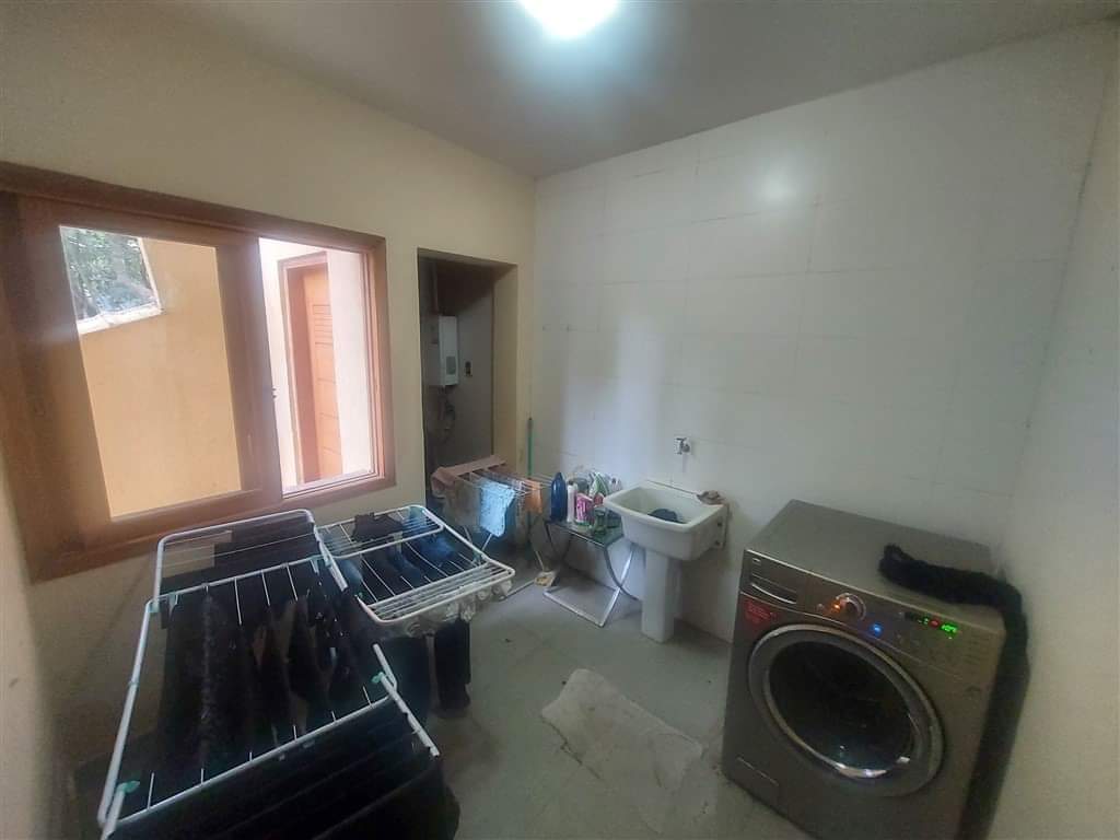 CASA EM CONDOMÍNIO