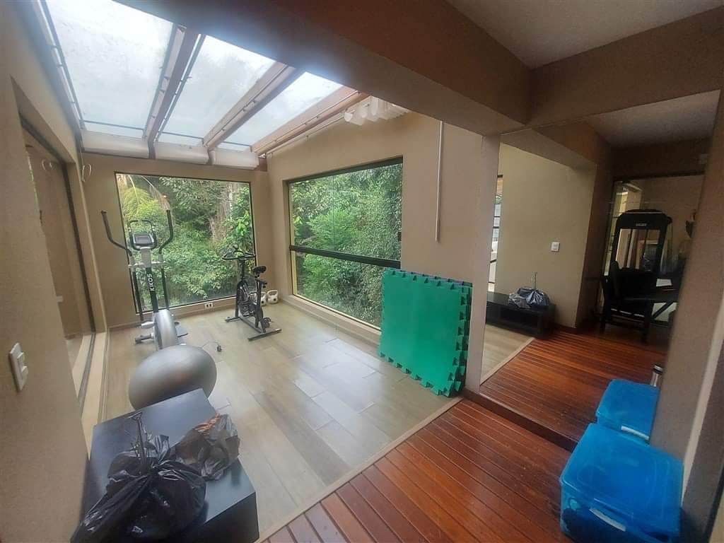 CASA EM CONDOMÍNIO