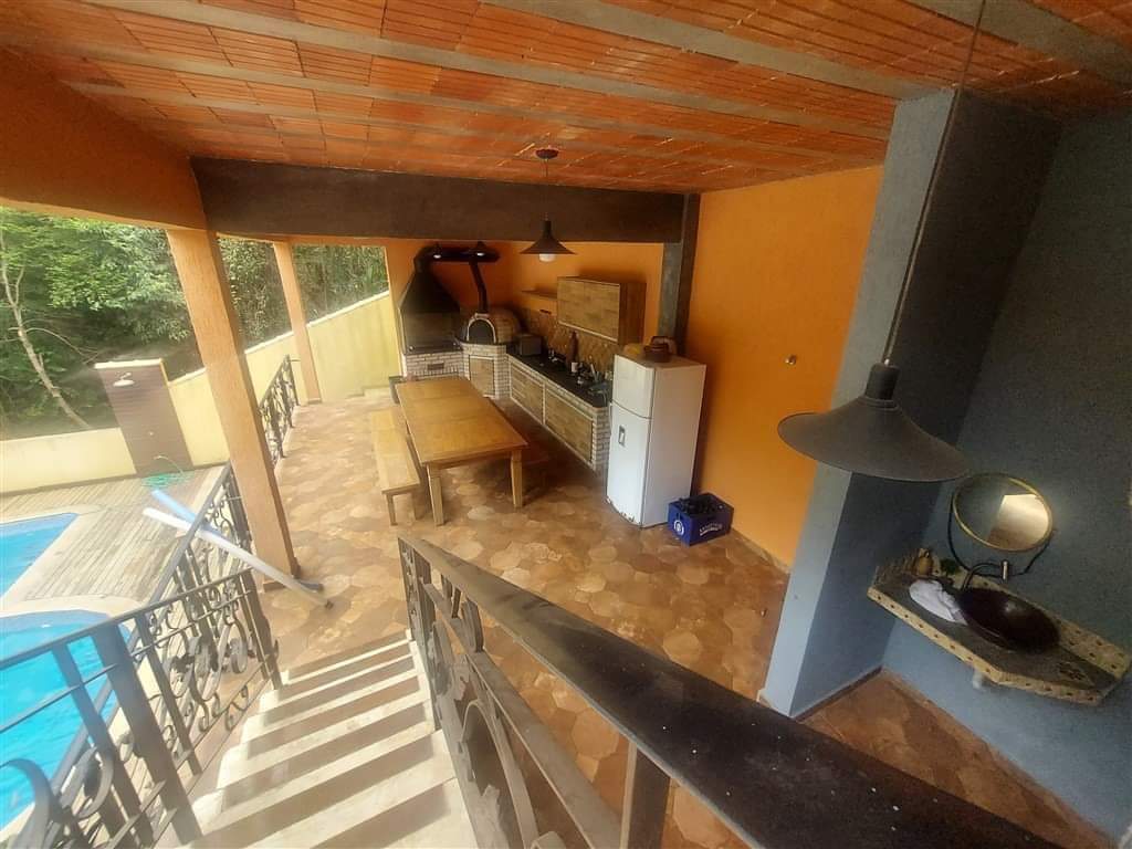 CASA EM CONDOMÍNIO