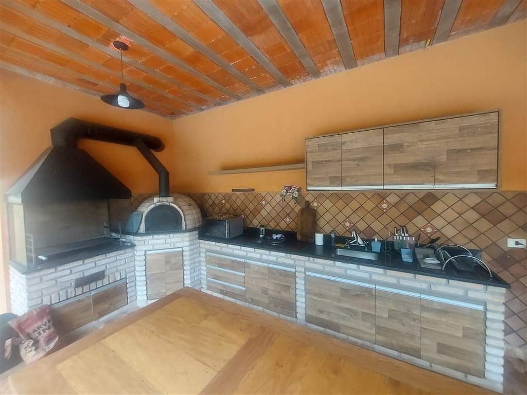 CASA EM CONDOMÍNIO