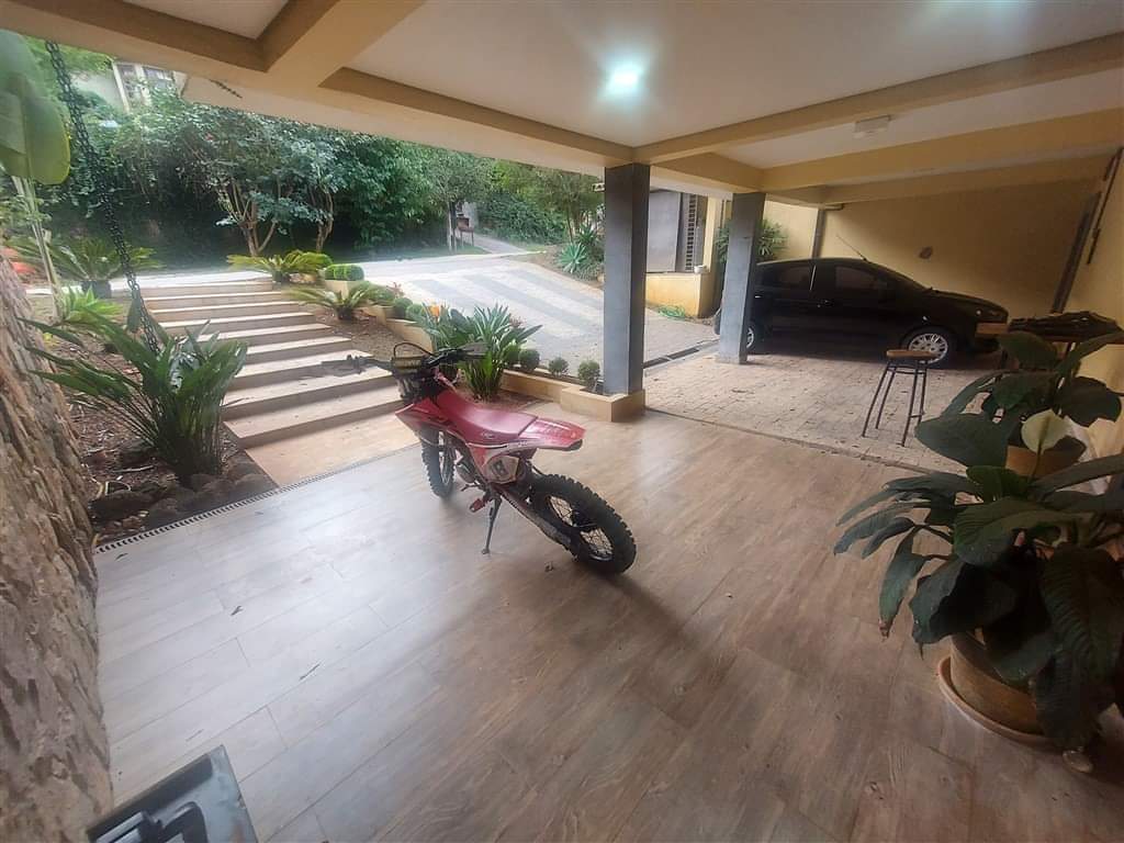 CASA EM CONDOMÍNIO