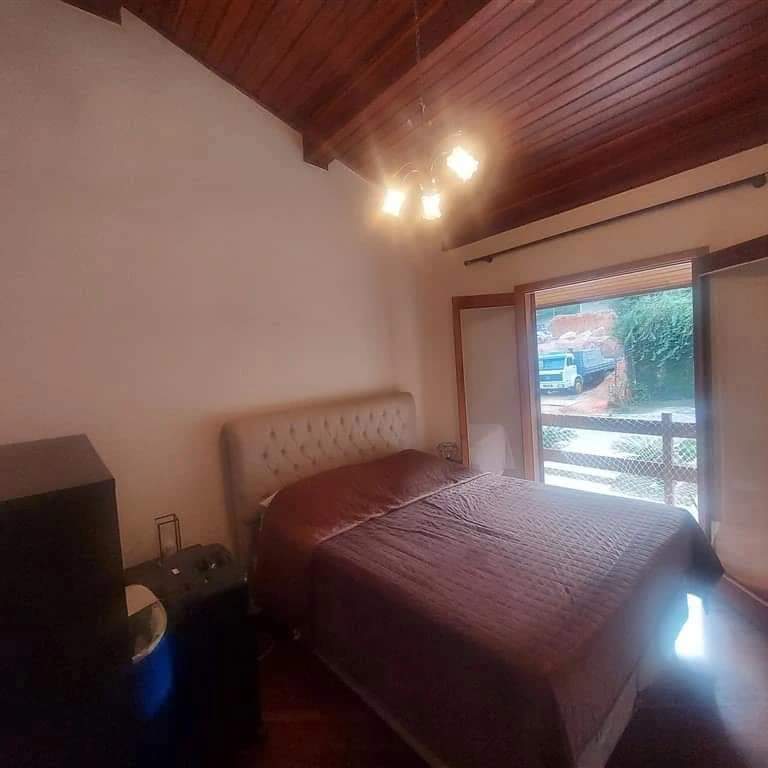 CASA EM CONDOMÍNIO