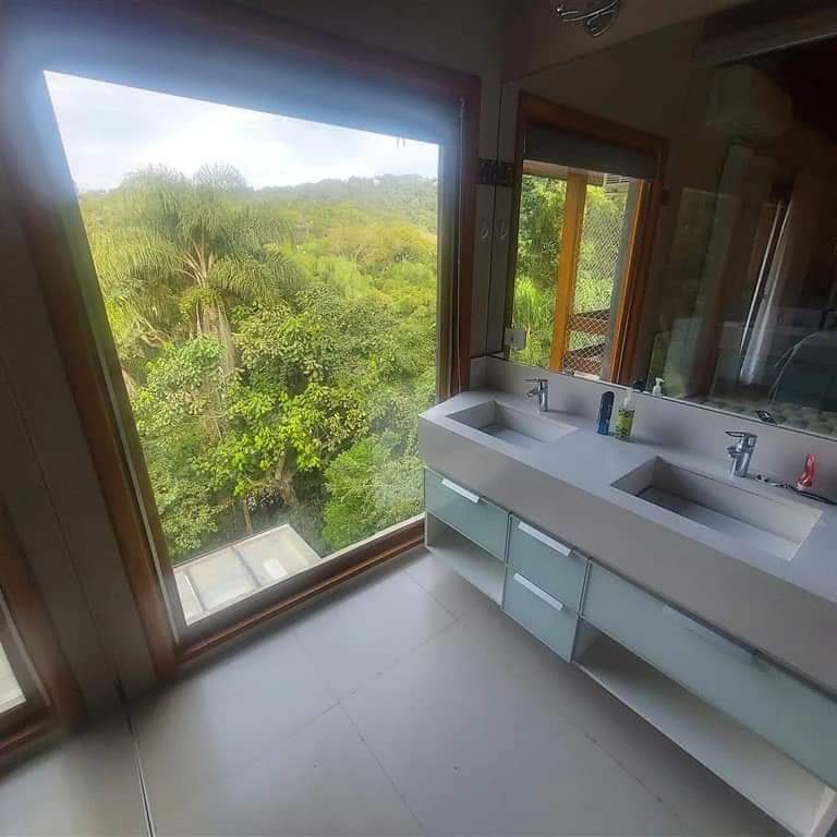 CASA EM CONDOMÍNIO