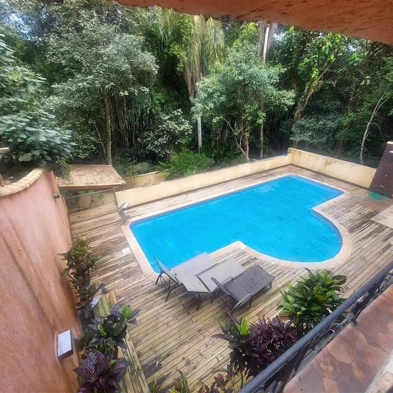 CASA EM CONDOMÍNIO