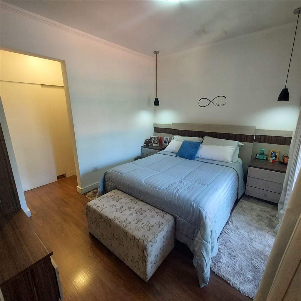 CASA EM CONDOMÍNIO