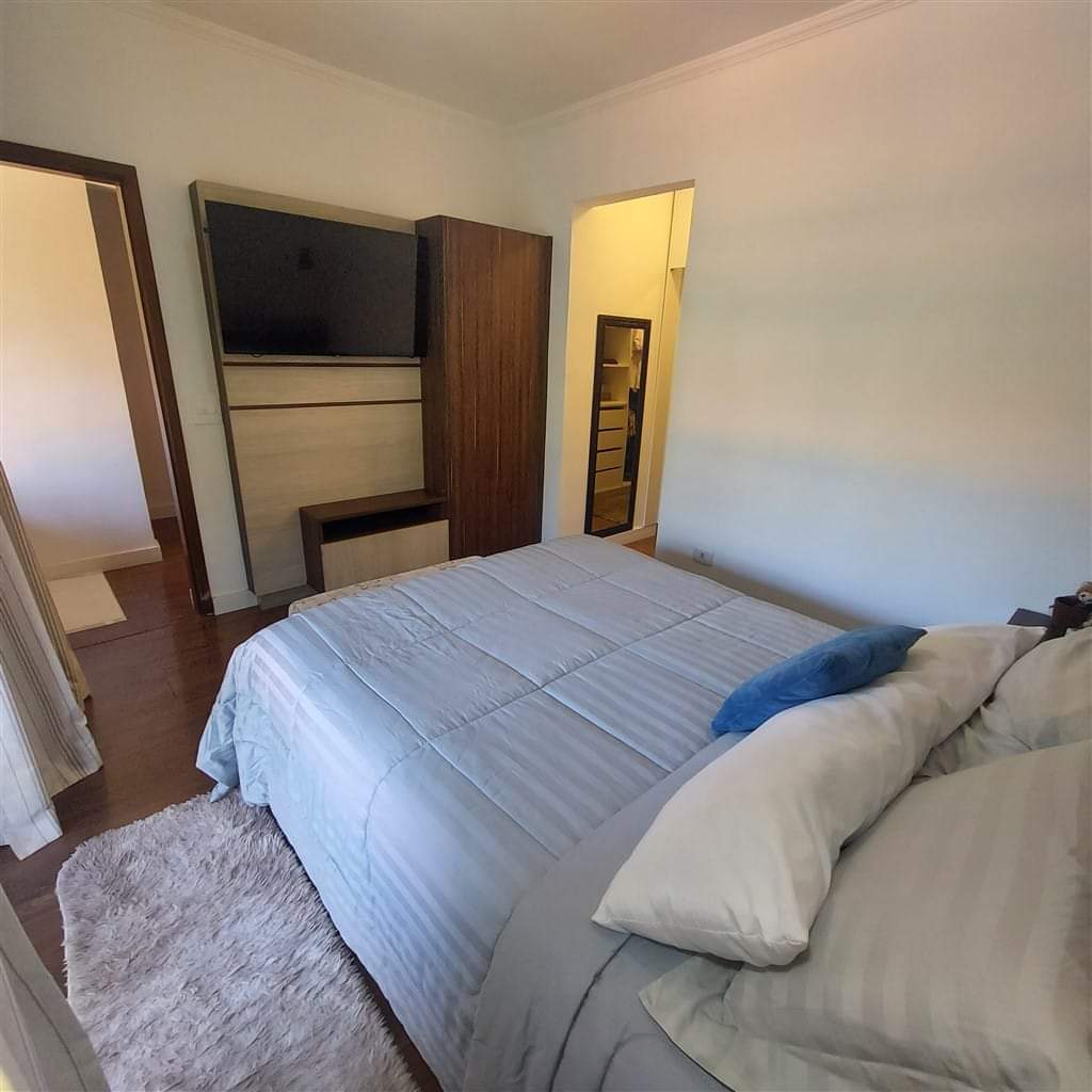 CASA EM CONDOMÍNIO