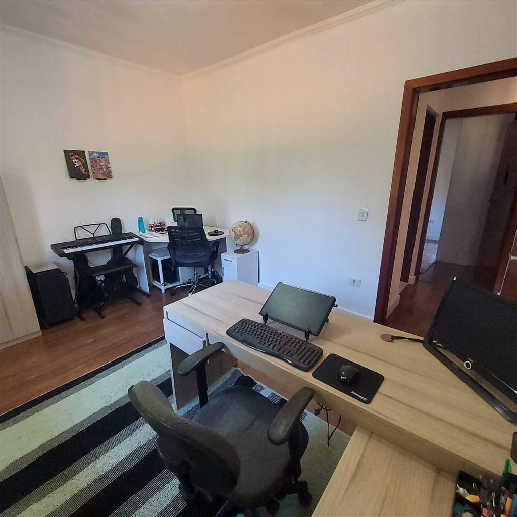 CASA EM CONDOMÍNIO