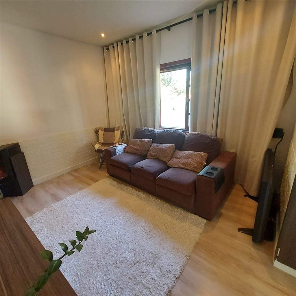 CASA EM CONDOMÍNIO