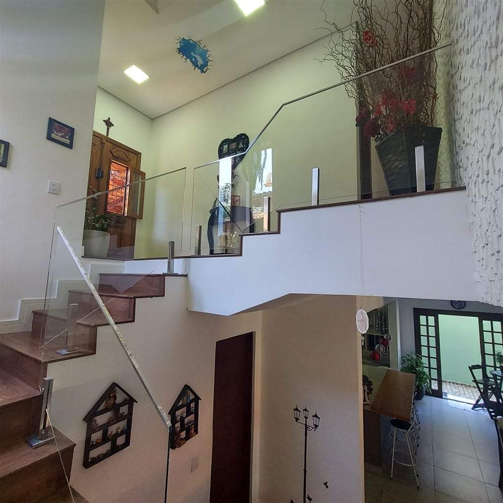 CASA EM CONDOMÍNIO