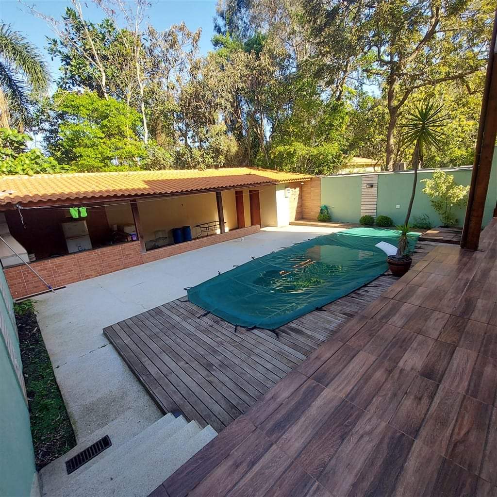 CASA EM CONDOMÍNIO