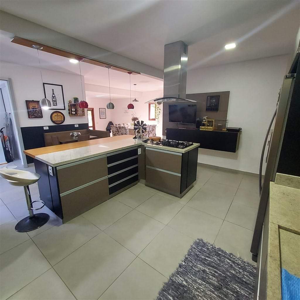 CASA EM CONDOMÍNIO