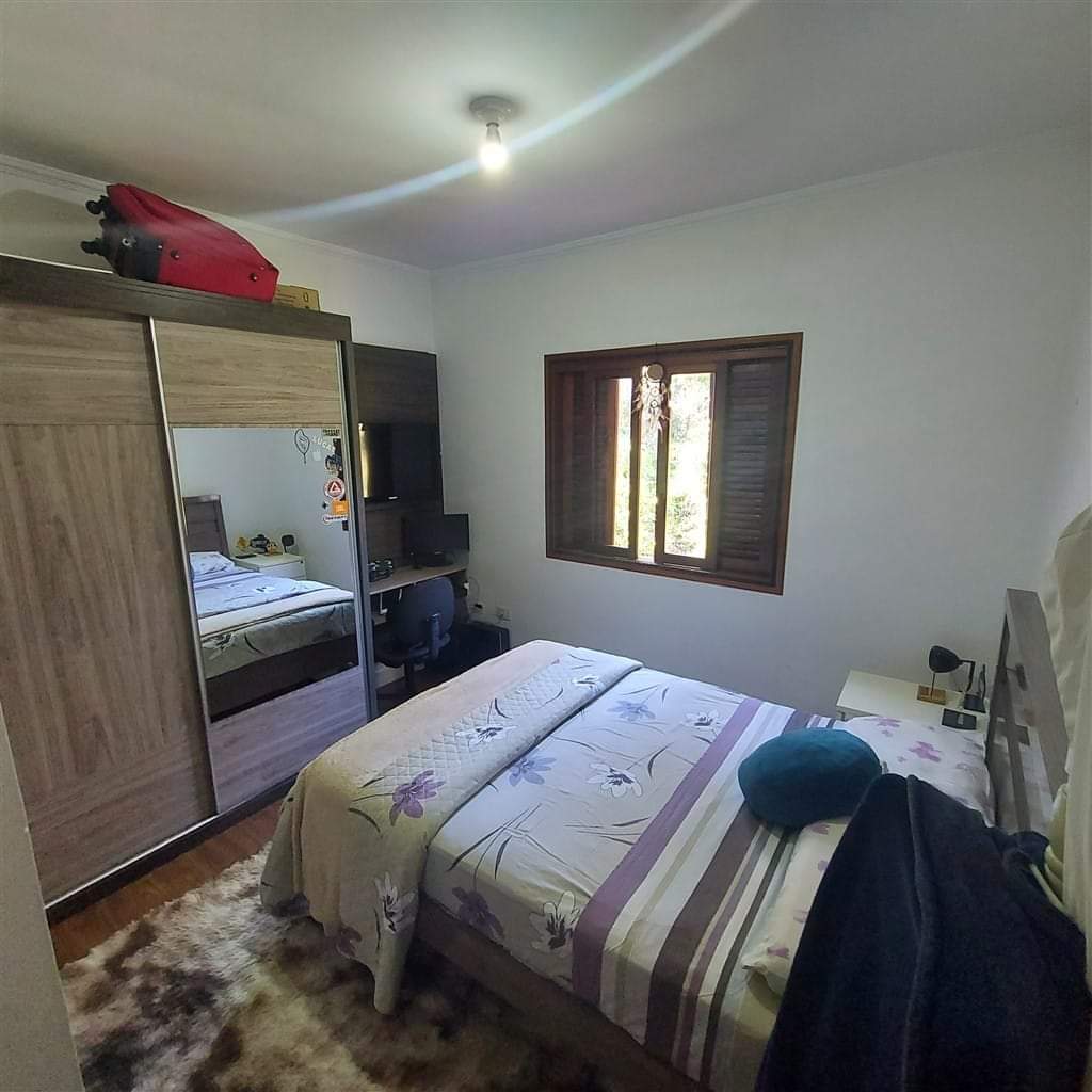 CASA EM CONDOMÍNIO