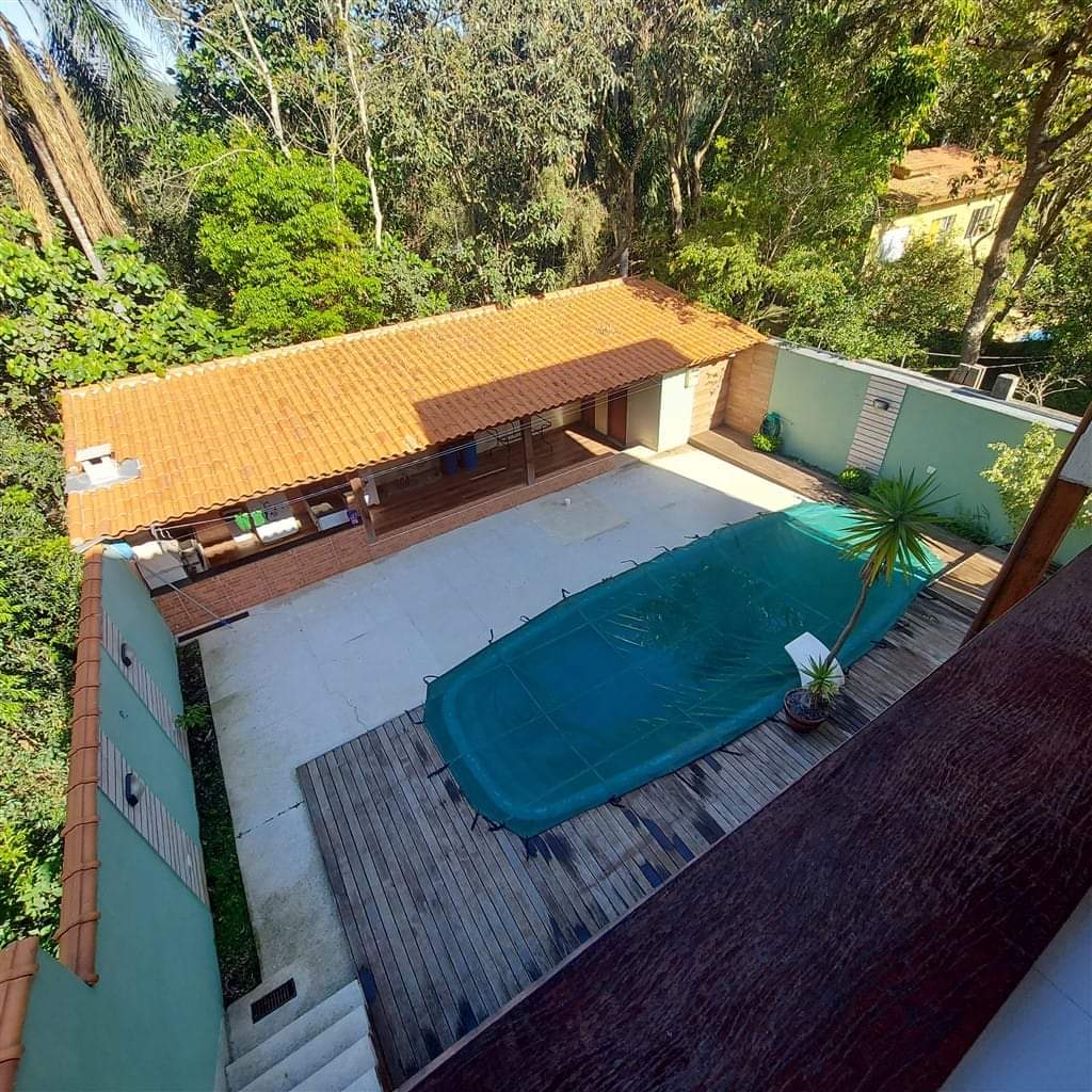 CASA EM CONDOMÍNIO