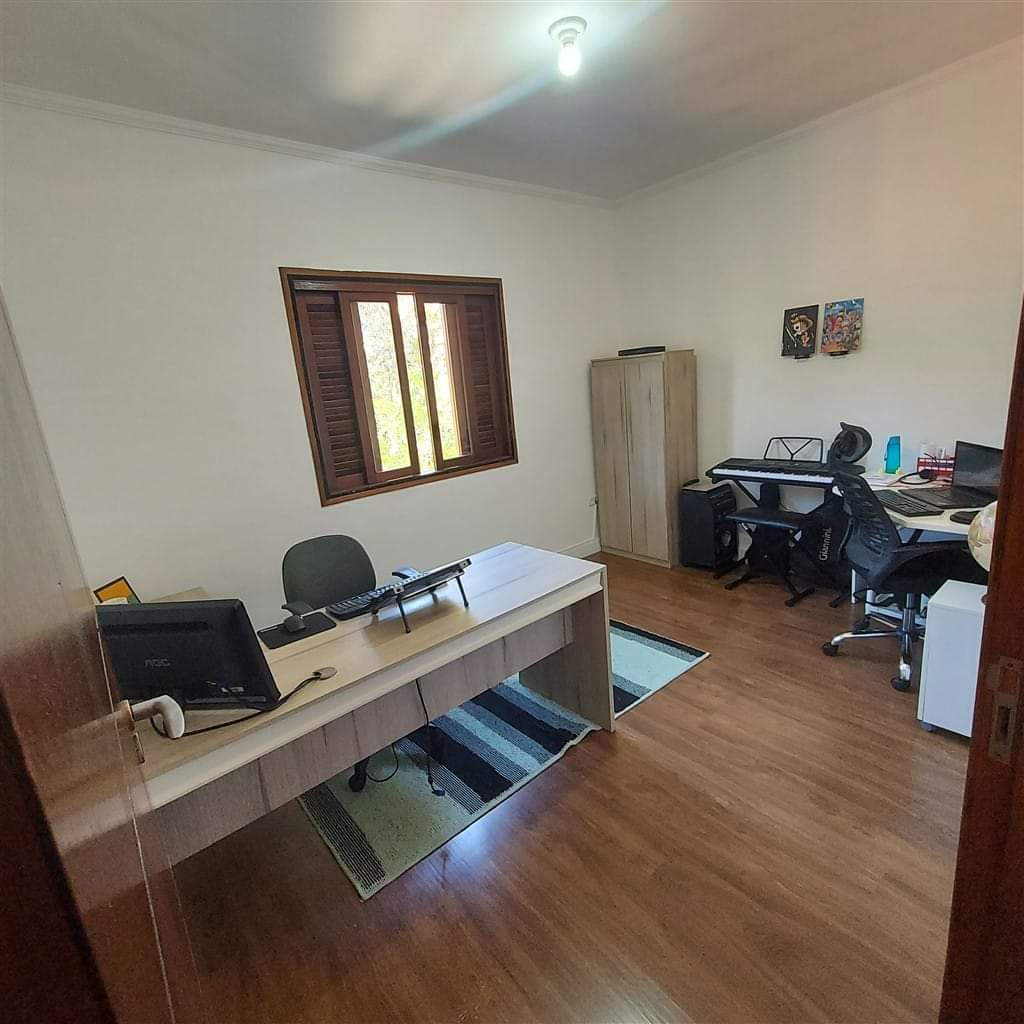 CASA EM CONDOMÍNIO