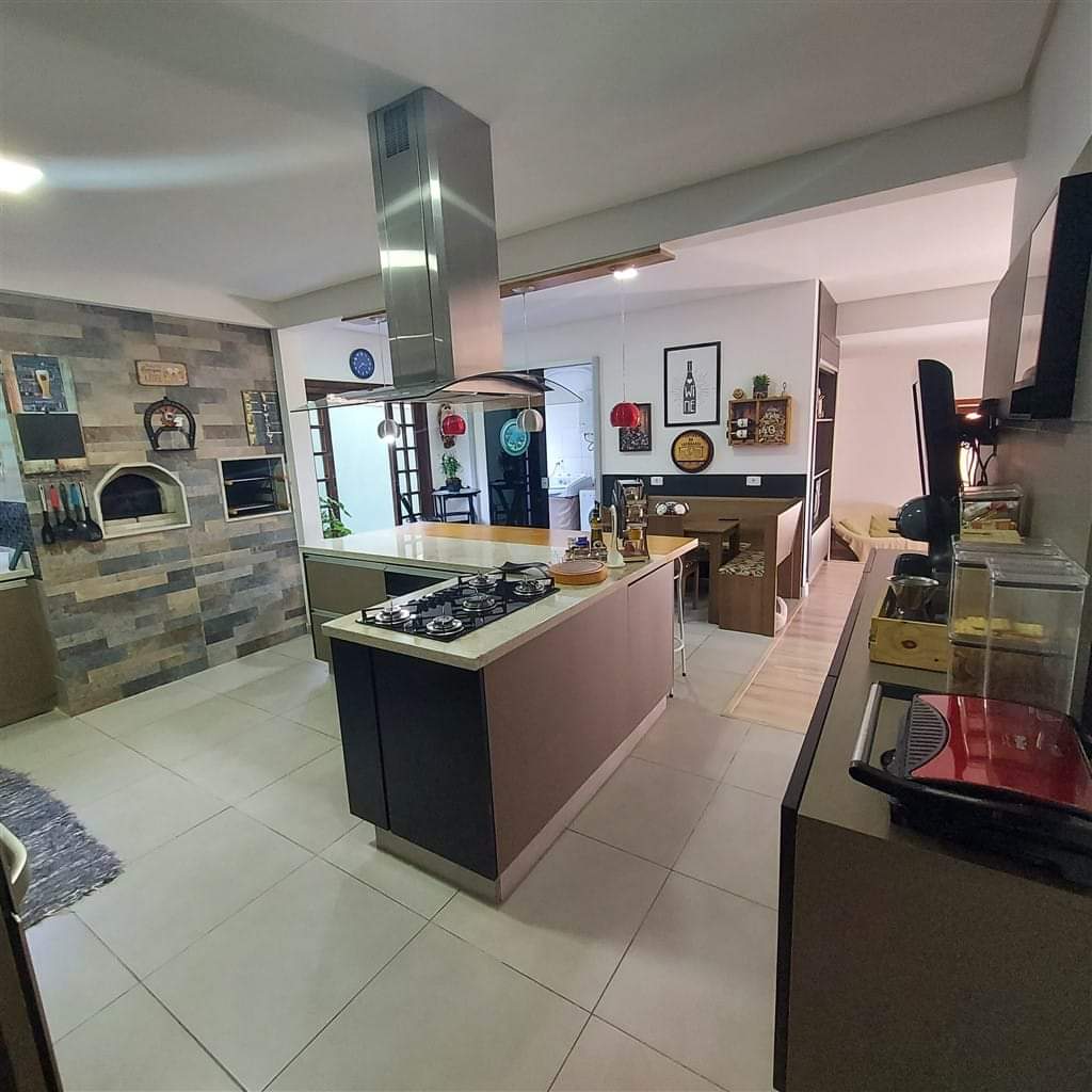CASA EM CONDOMÍNIO