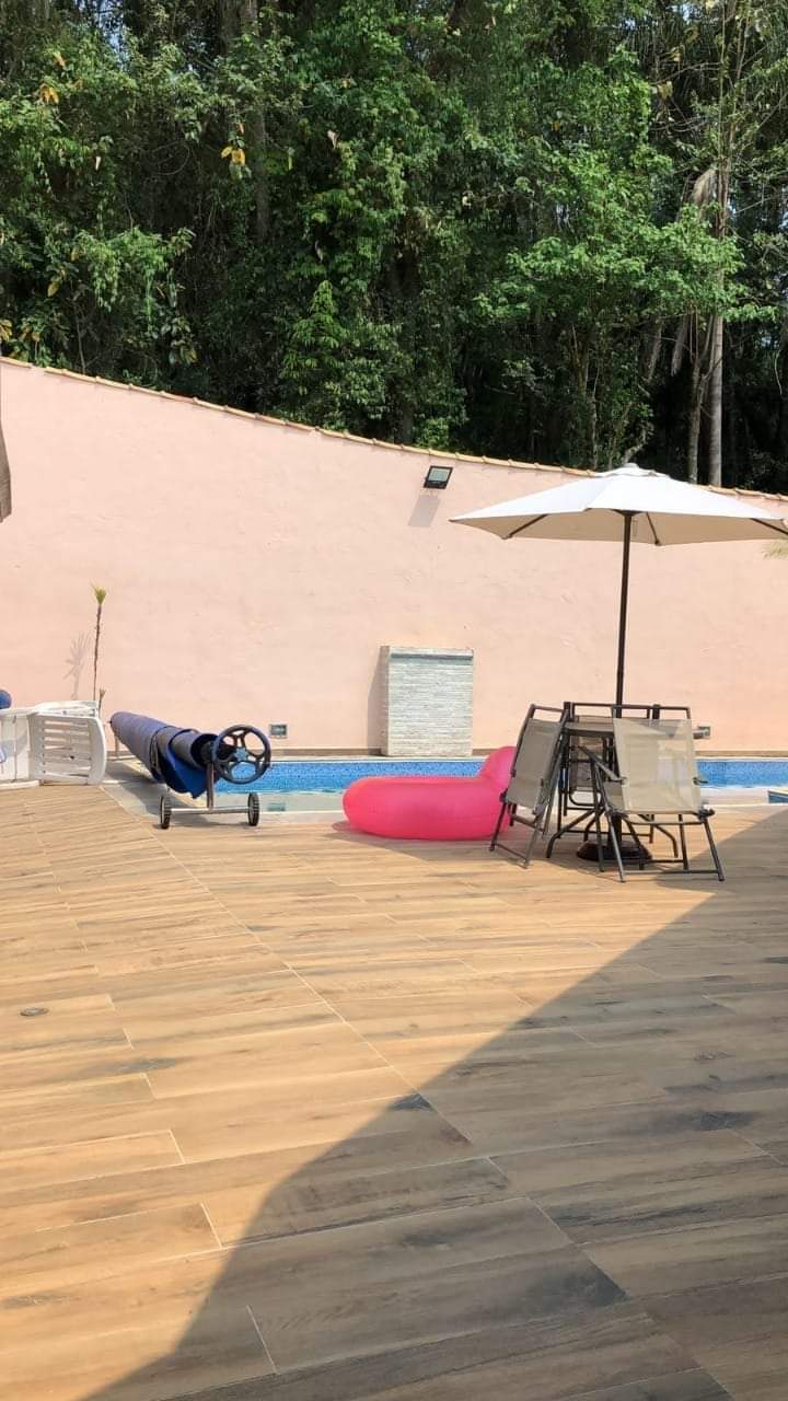 CASA EM CONDOMÍNIO