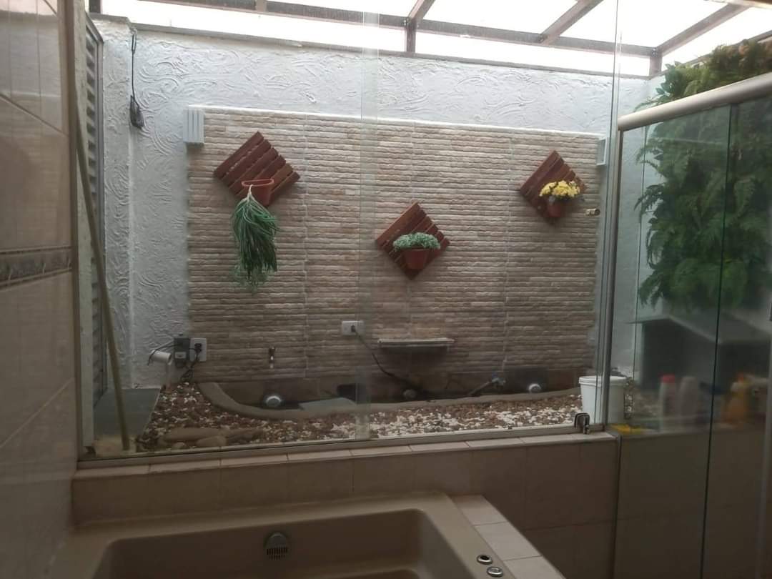 CASA EM CONDOMÍNIO