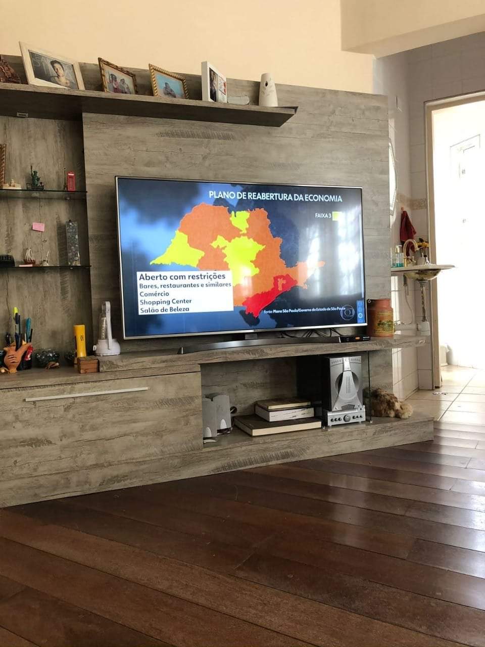CASA EM CONDOMÍNIO