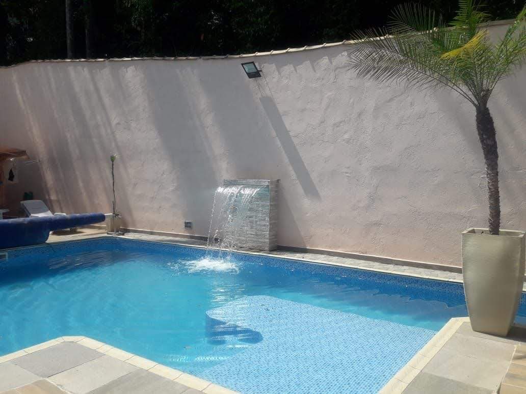 CASA EM CONDOMÍNIO