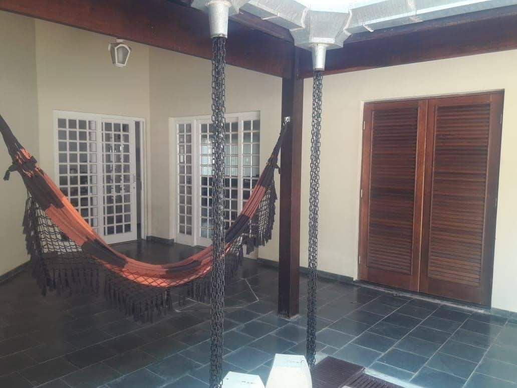 CASA EM CONDOMÍNIO