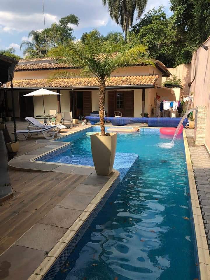 CASA EM CONDOMÍNIO