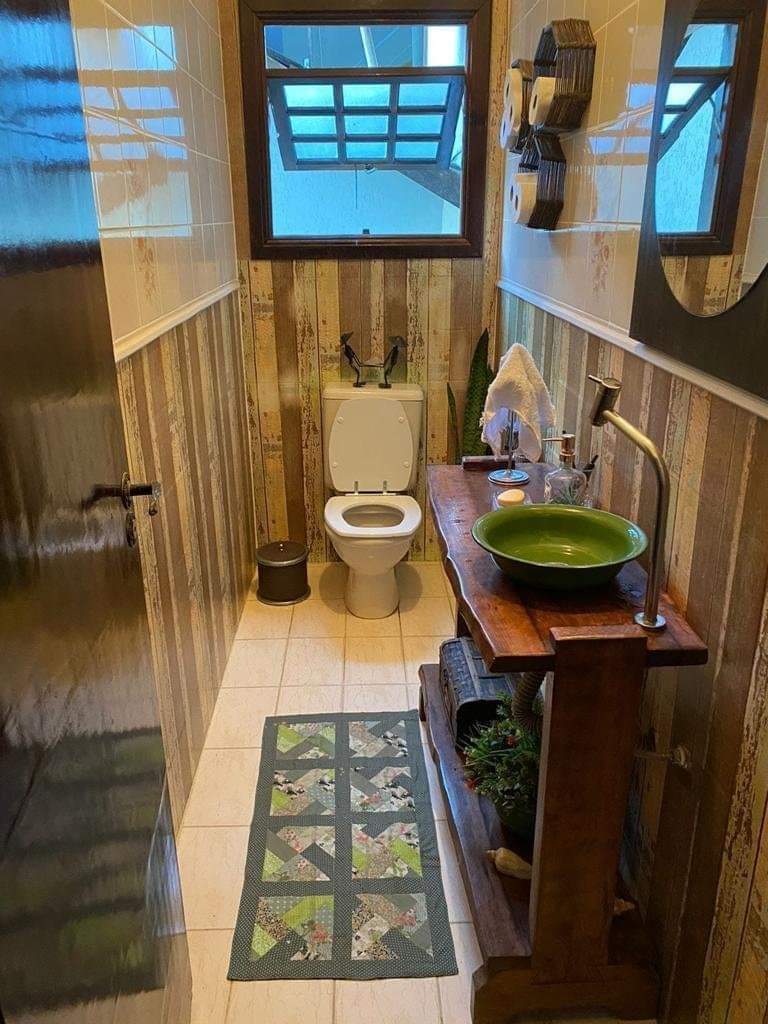 CASA EM CONDOMÍNIO
