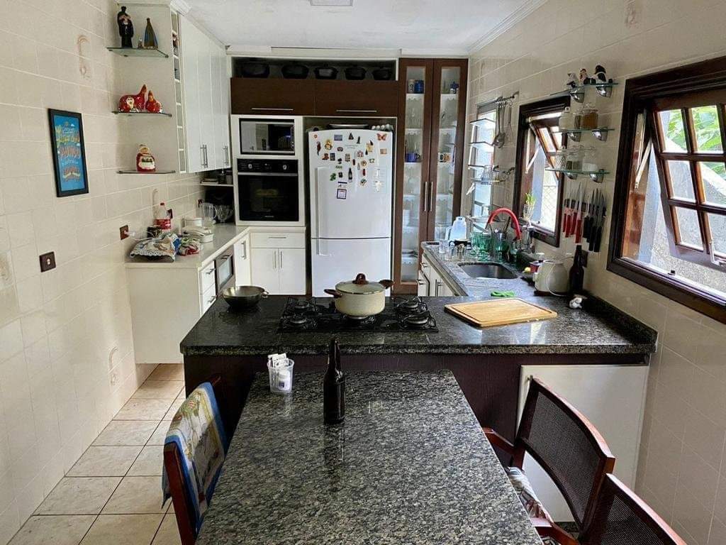 CASA EM CONDOMÍNIO