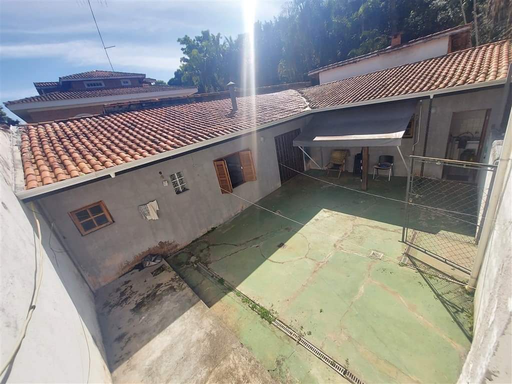 CASA EM CONDOMÍNIO