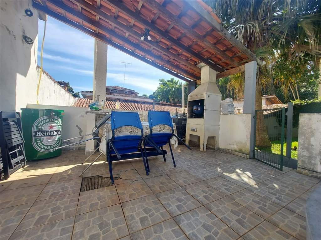 CASA EM CONDOMÍNIO