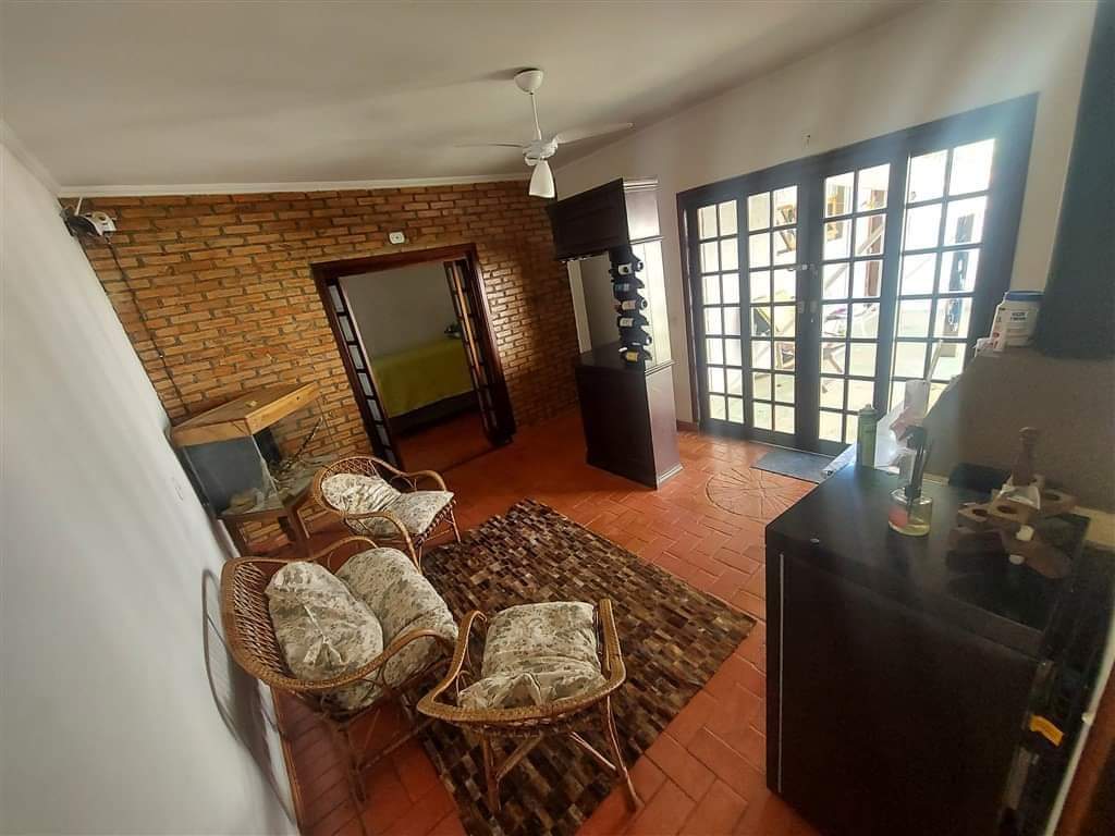 CASA EM CONDOMÍNIO