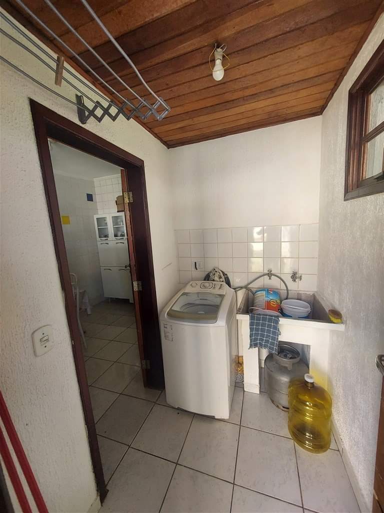 CASA EM CONDOMÍNIO