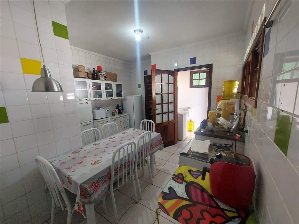 CASA EM CONDOMÍNIO