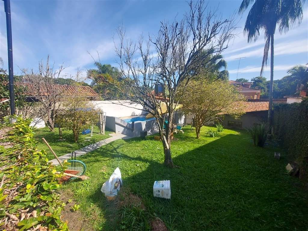 CASA EM CONDOMÍNIO