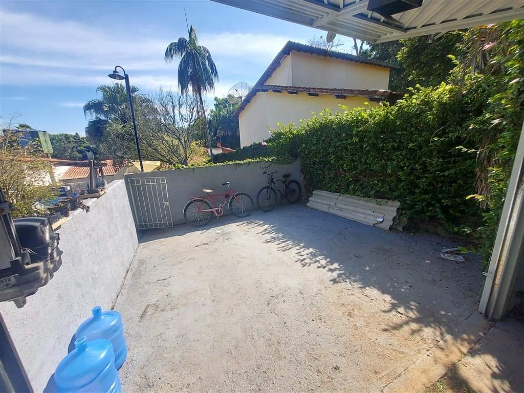 CASA EM CONDOMÍNIO