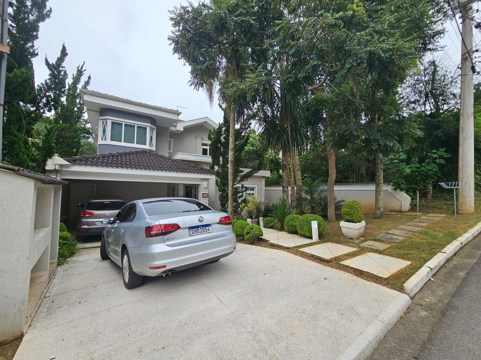 CASA EM CONDOMÍNIO