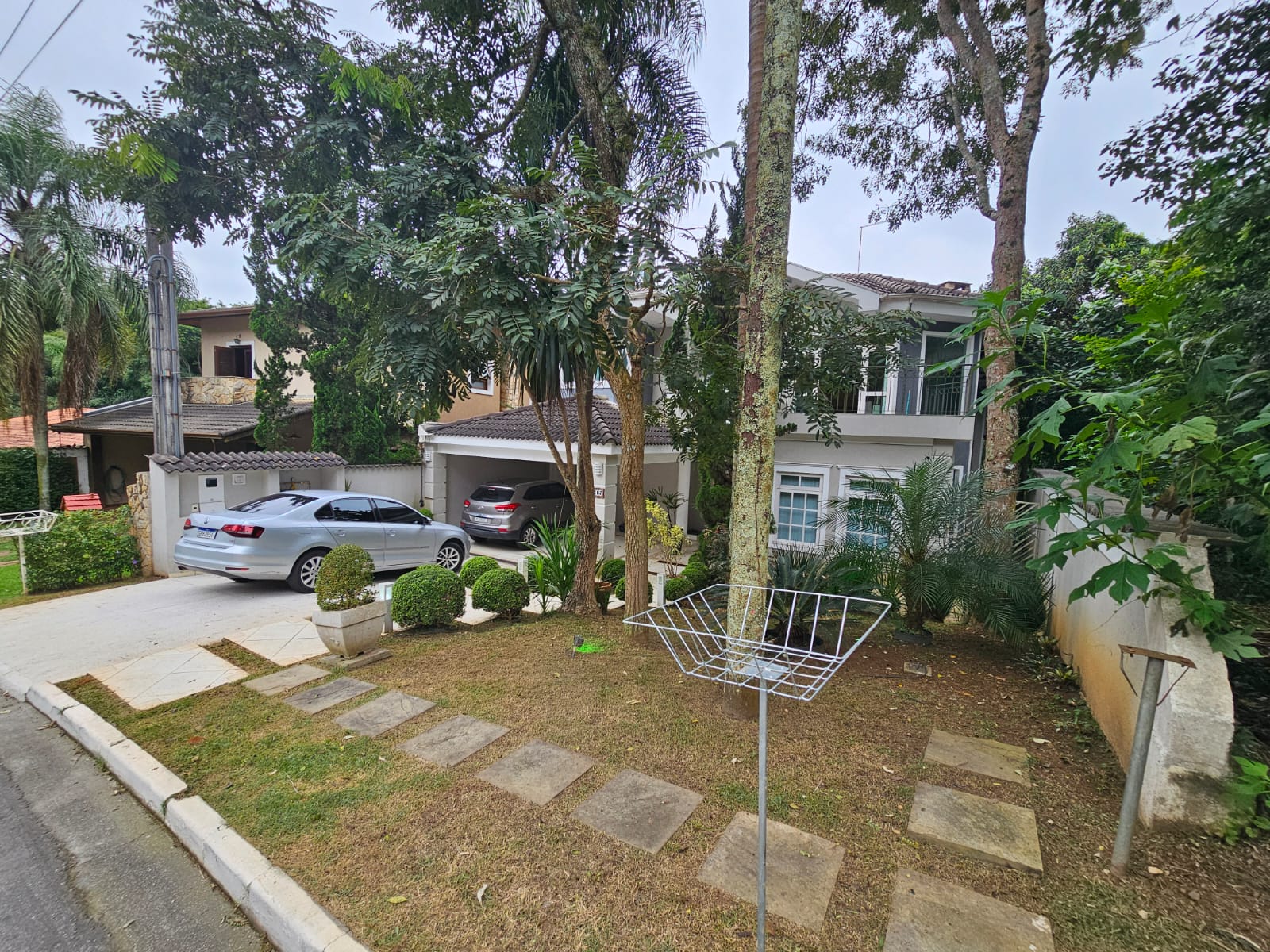 CASA EM CONDOMÍNIO