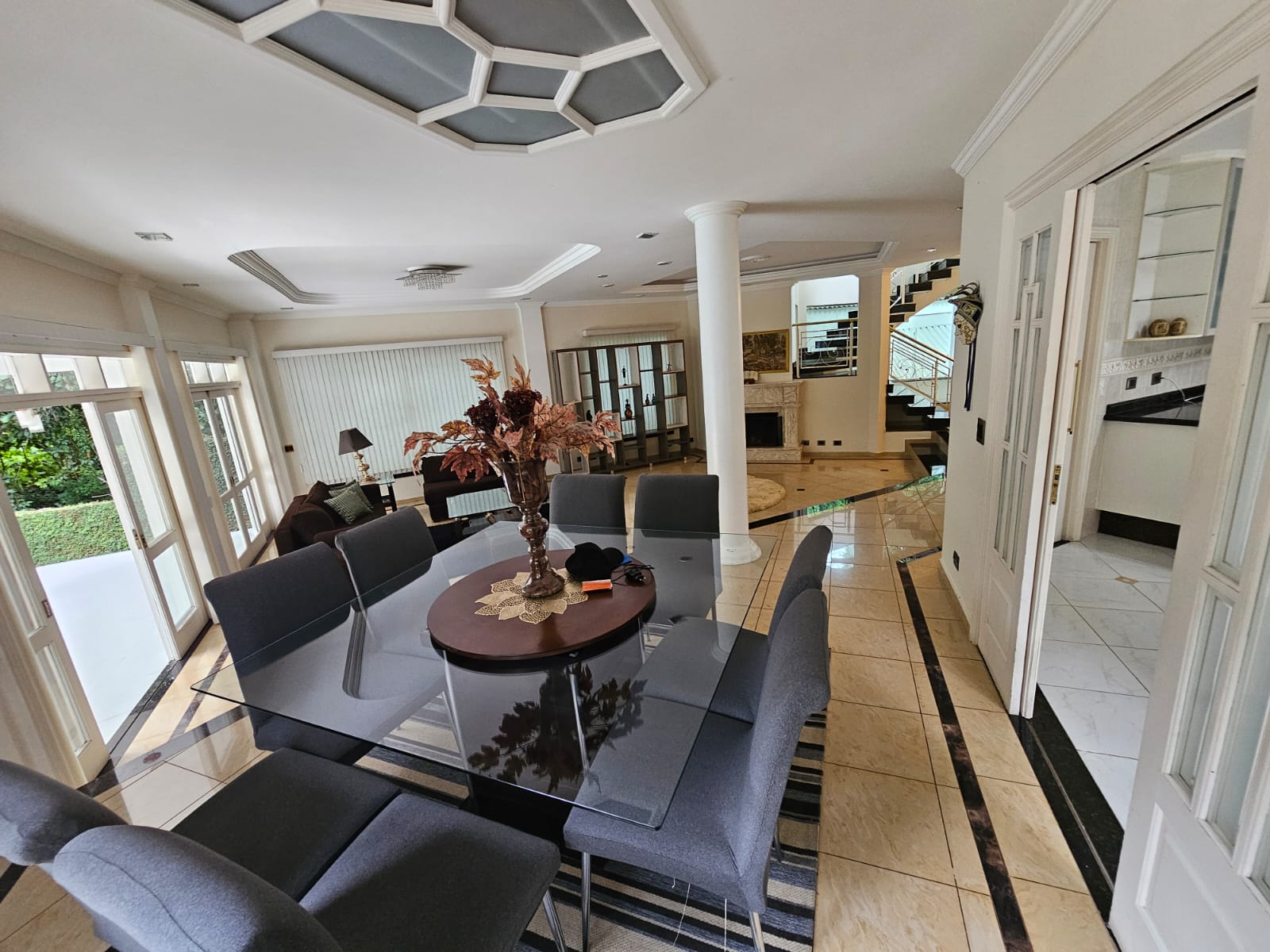 CASA EM CONDOMÍNIO