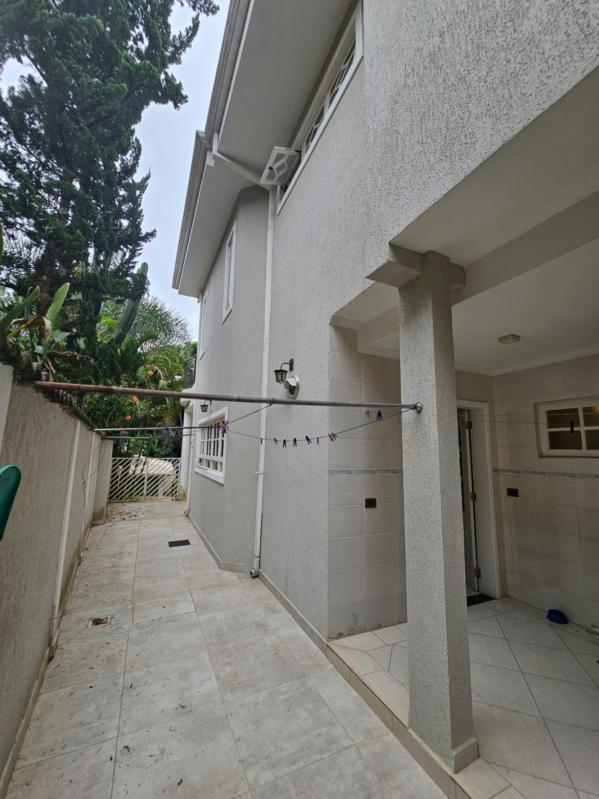 CASA EM CONDOMÍNIO