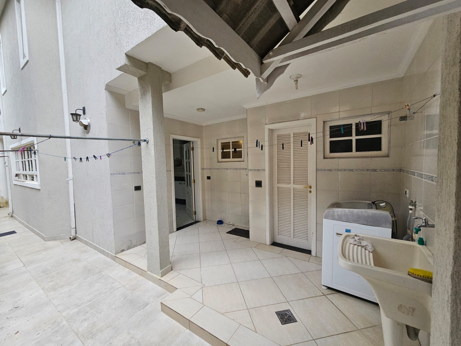 CASA EM CONDOMÍNIO