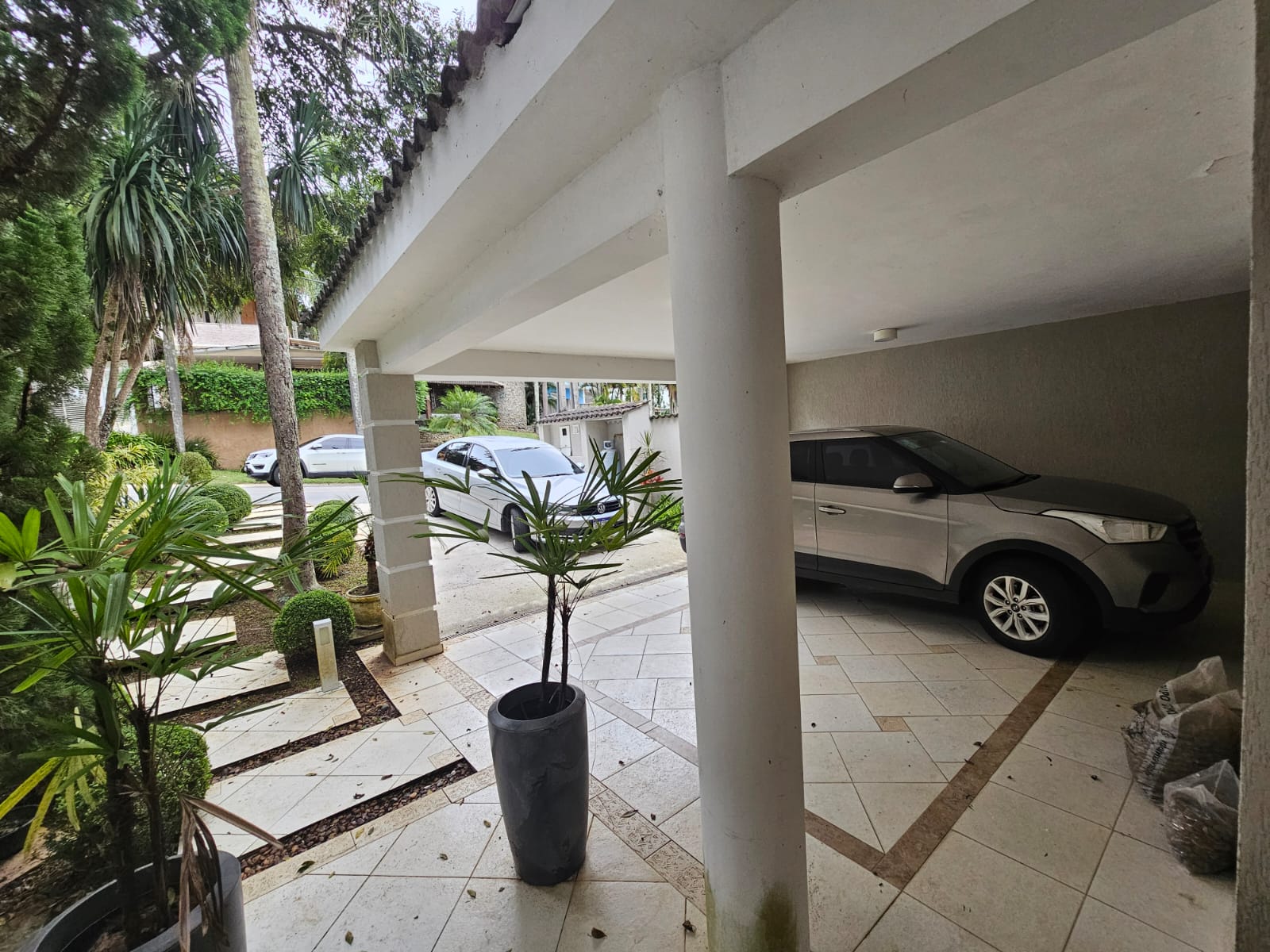 CASA EM CONDOMÍNIO