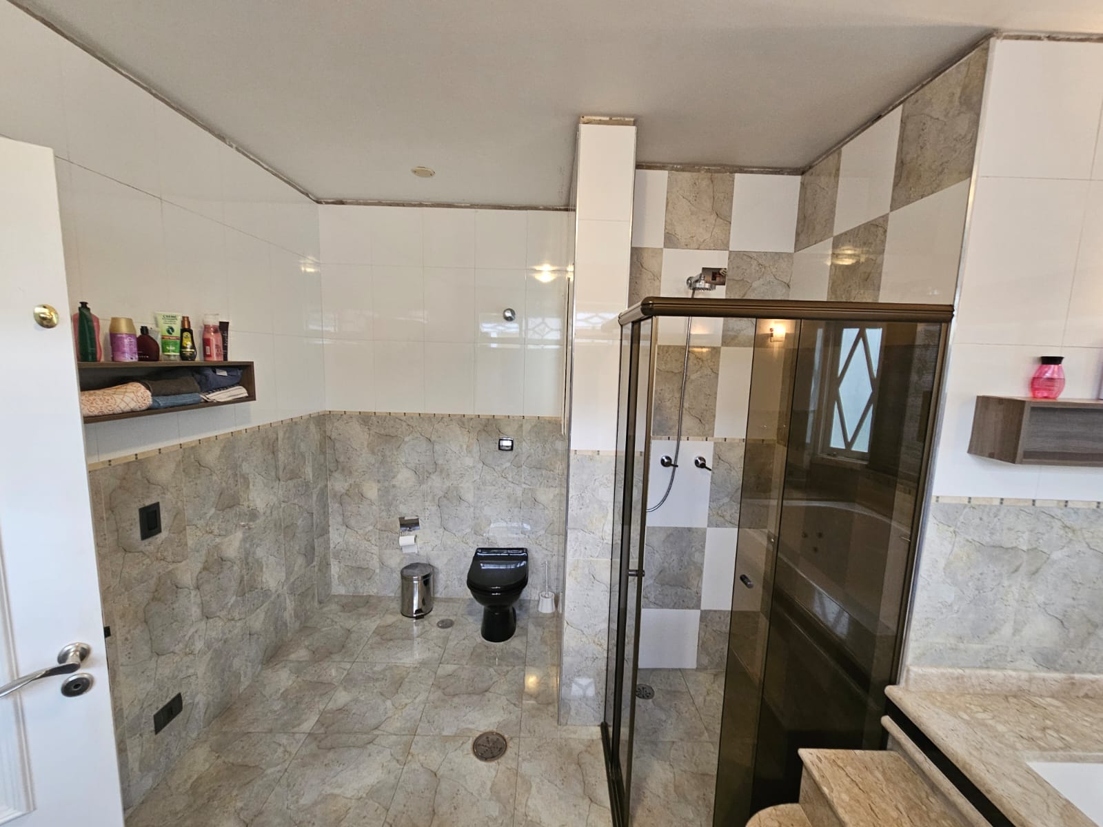 CASA EM CONDOMÍNIO