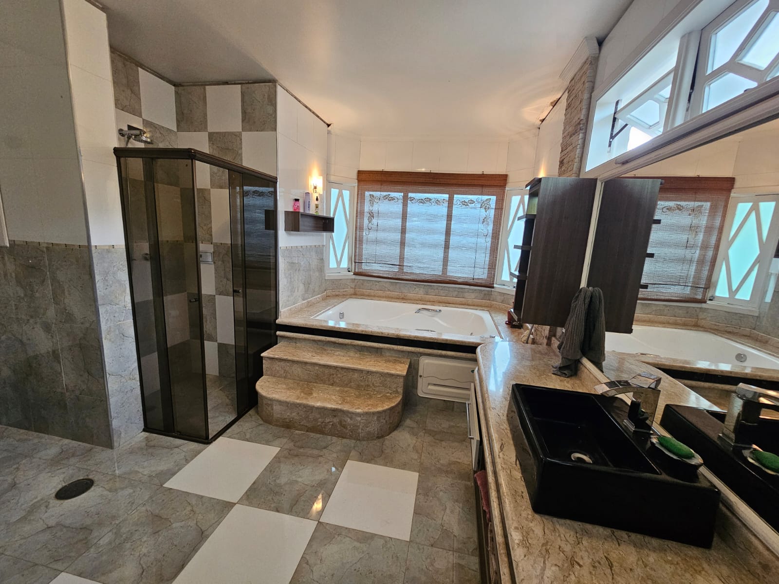 CASA EM CONDOMÍNIO