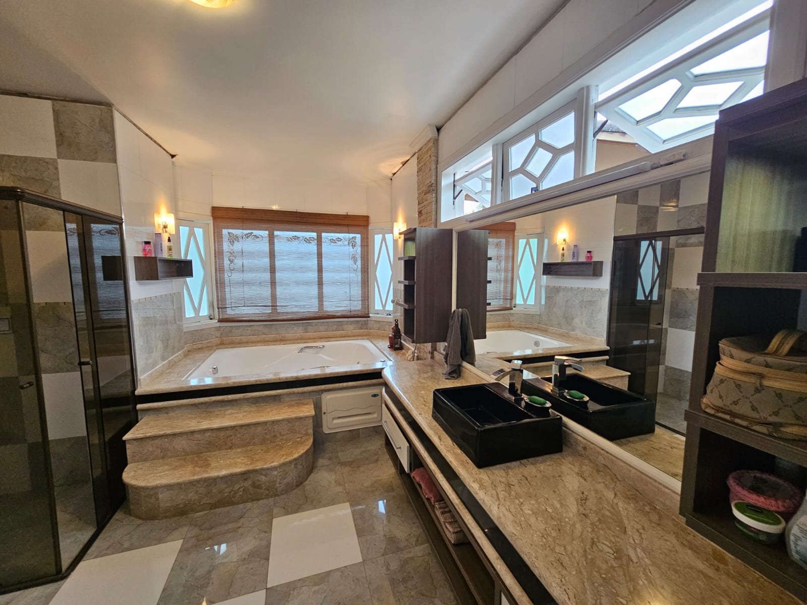 CASA EM CONDOMÍNIO