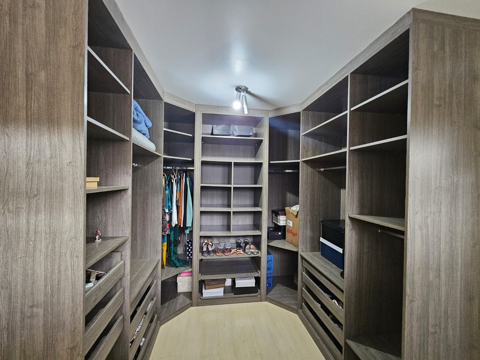 CASA EM CONDOMÍNIO