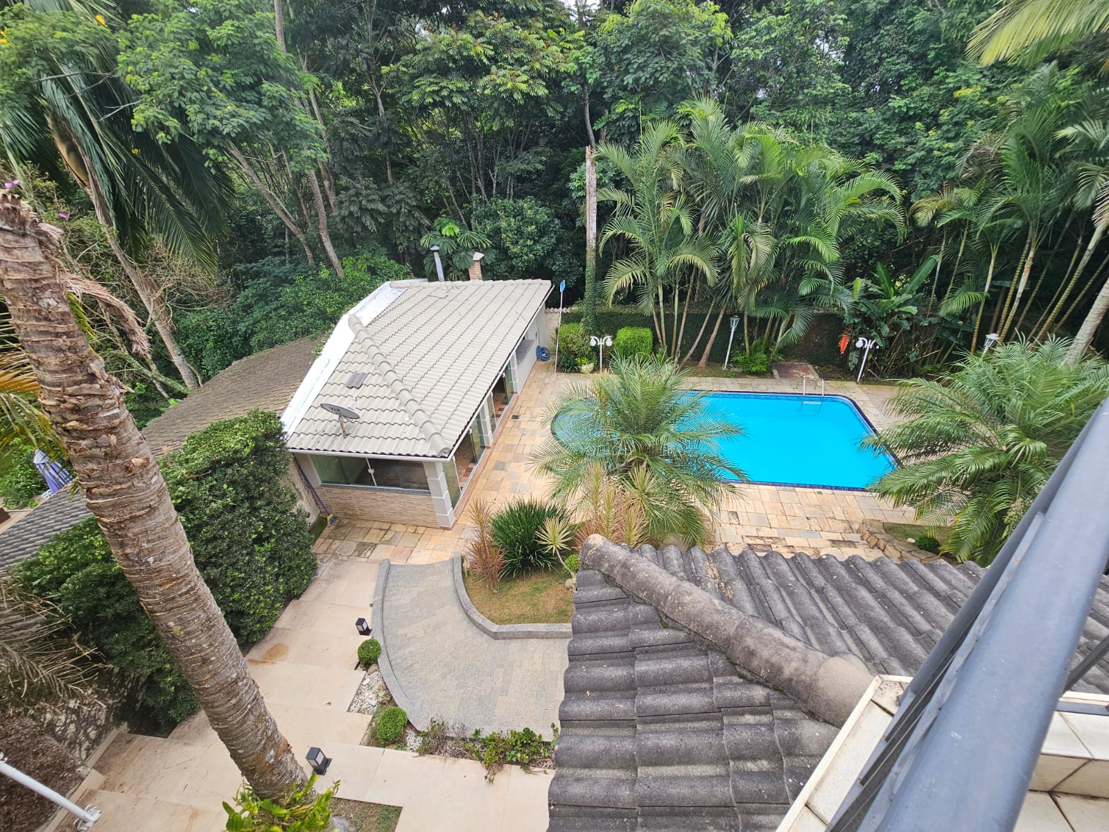 CASA EM CONDOMÍNIO