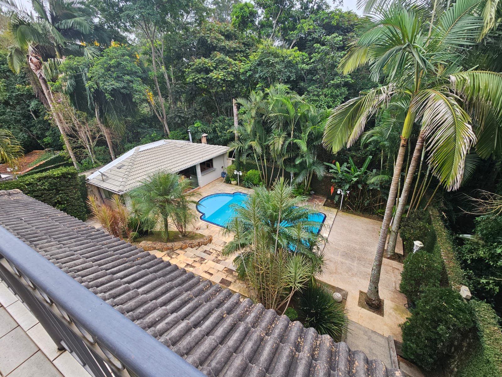 CASA EM CONDOMÍNIO