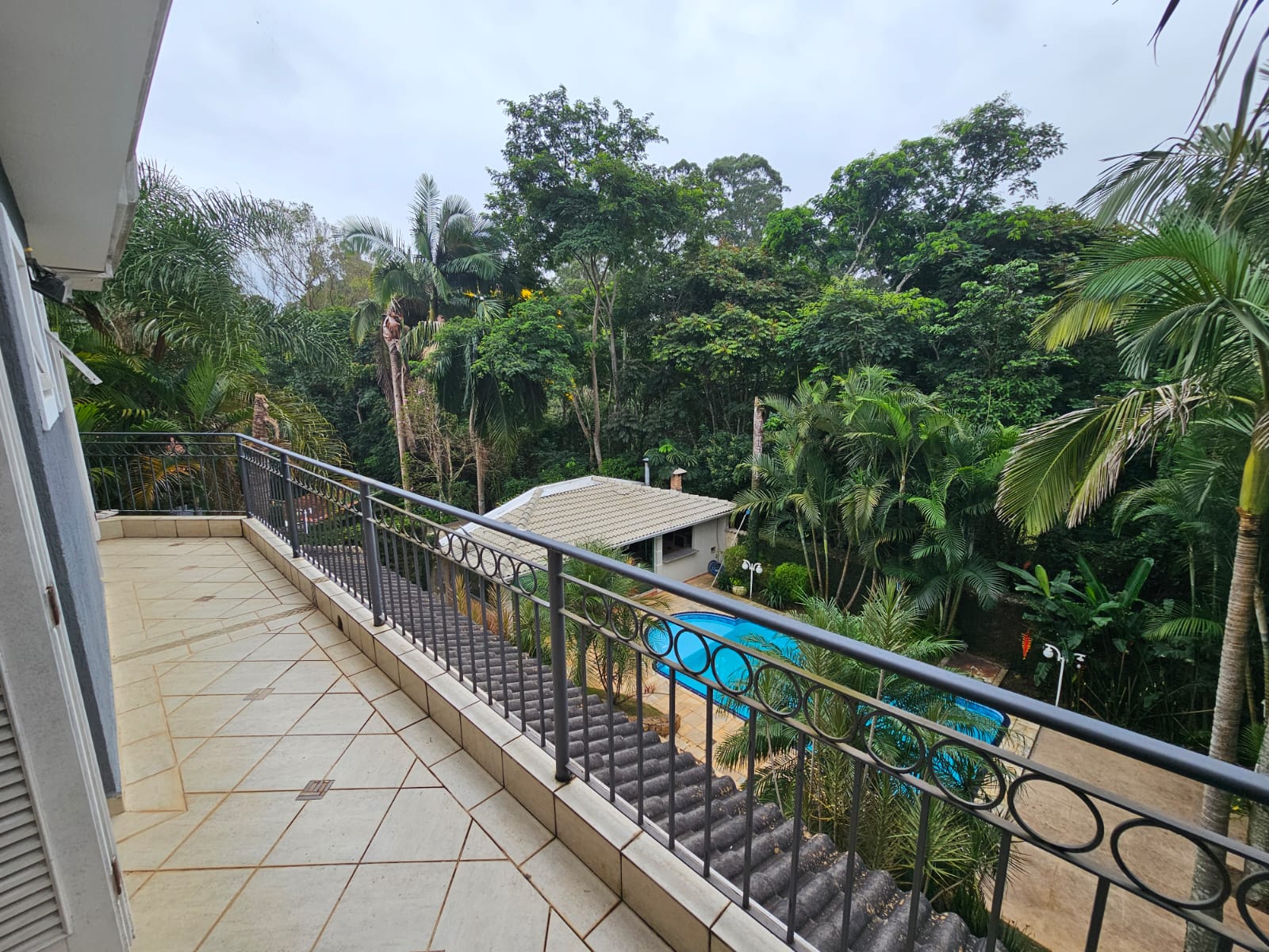 CASA EM CONDOMÍNIO